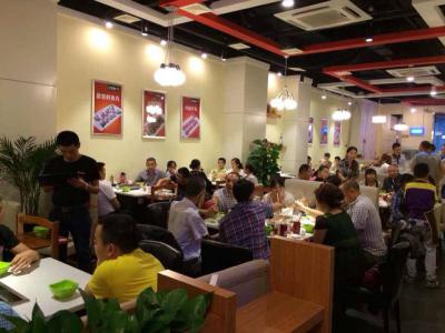 D2天堂视频麻辣火锅店内