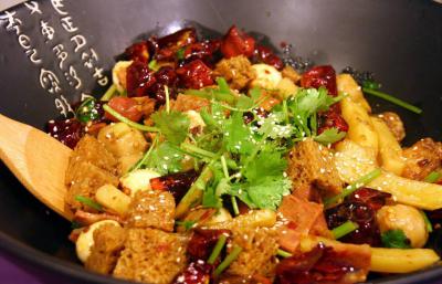 成都小吃技术d2天堂色版无限观看班，麻辣香锅技术d2天堂色版无限观看创业哪里好？